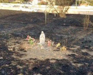 Cudownie w pożarze ocalała figura Matki Boskiej
